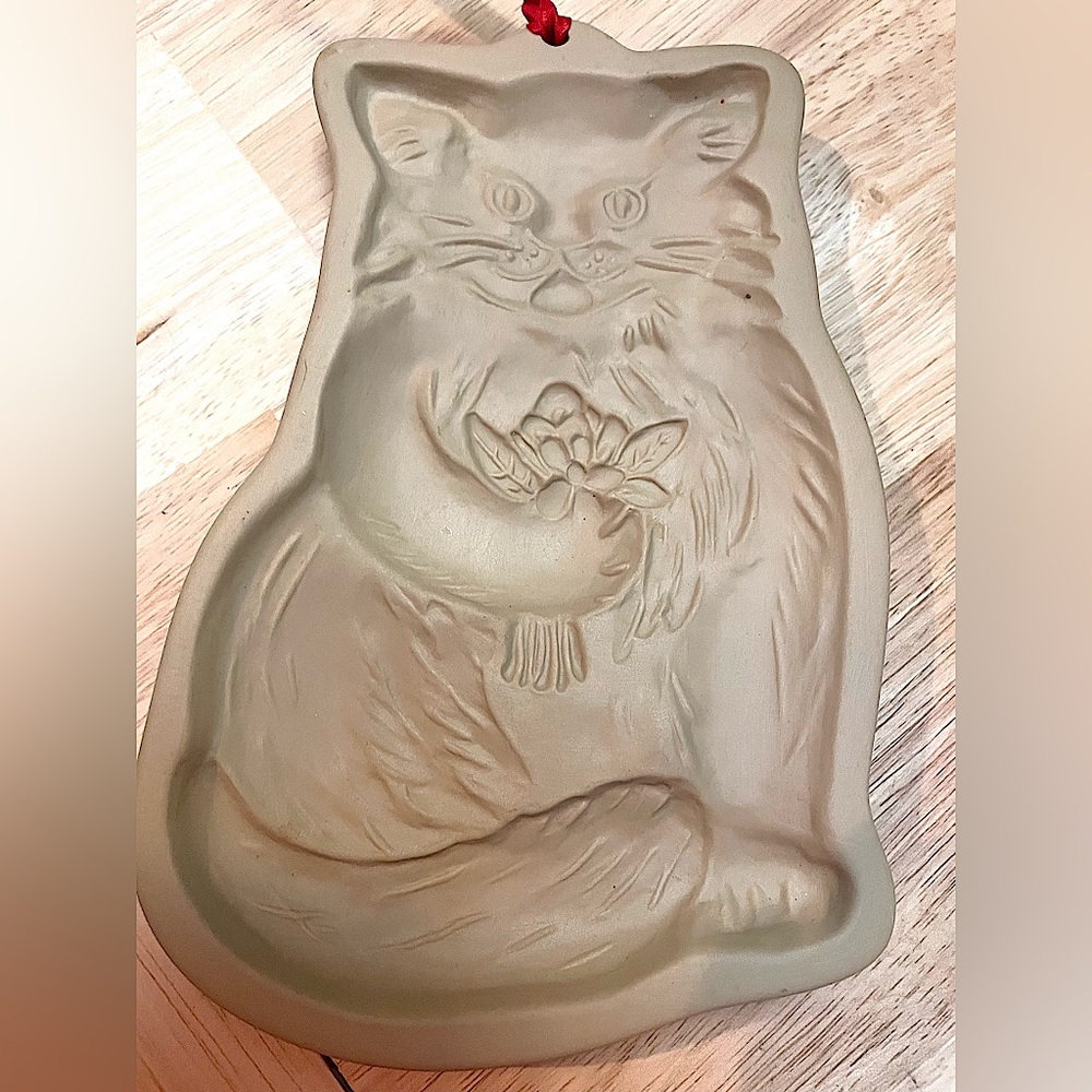 Brown Bag Cookie Mold, “Cat with Flowers”, Vintage, 1983, Retired Design